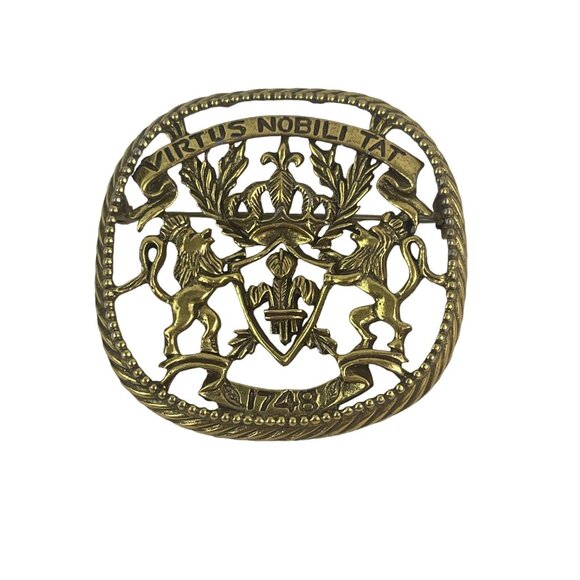 Gold plated heraldic crown Handcrafted In Pewter Lapel Pin Badge W/A